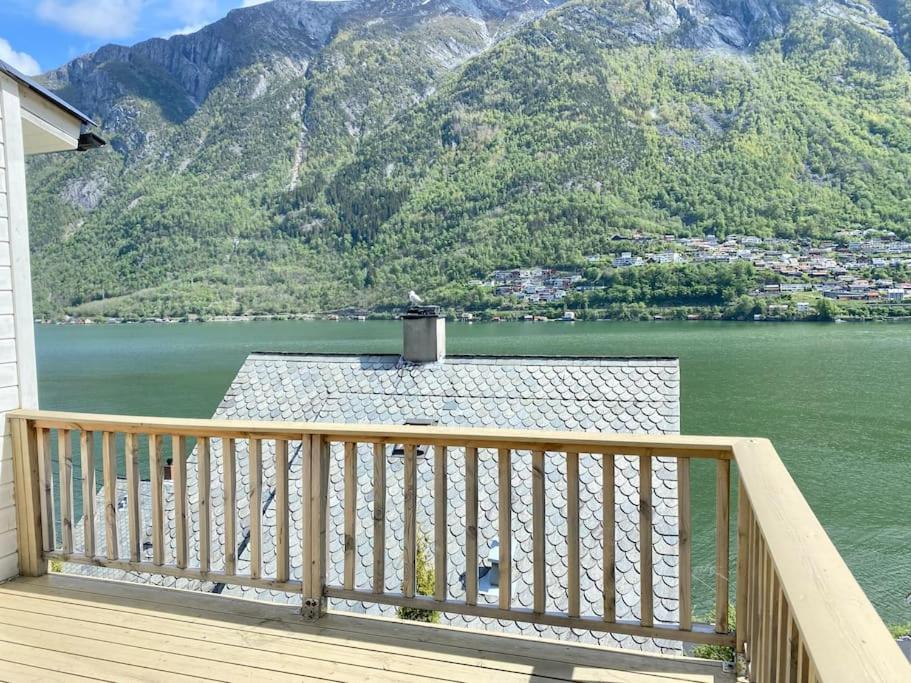Villa Fjordside Panorama House Trolltunga Odda Exterior foto
