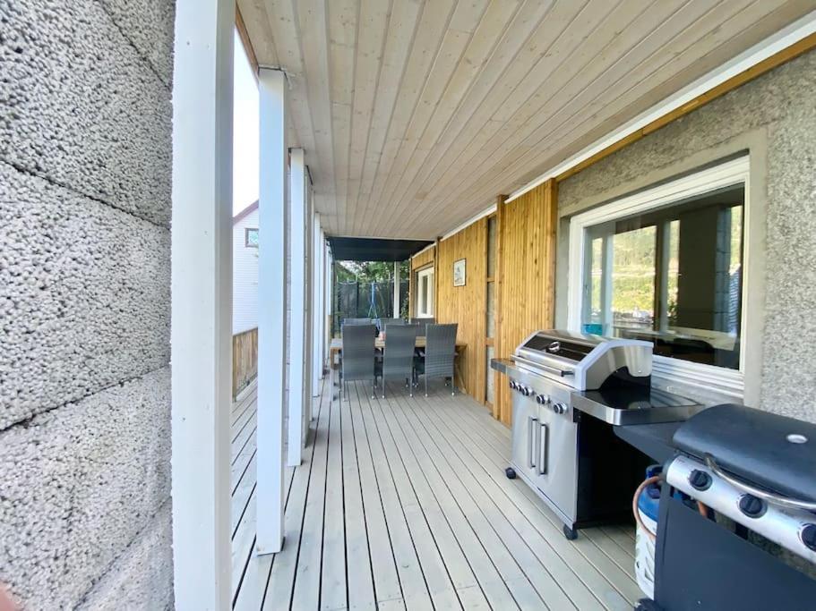 Villa Fjordside Panorama House Trolltunga Odda Exterior foto