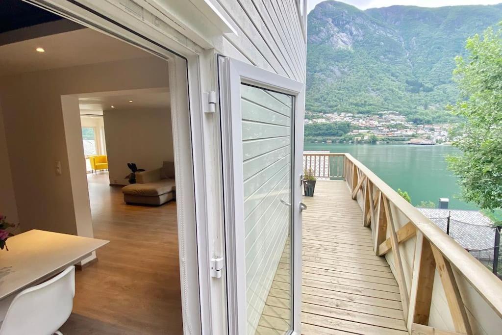 Villa Fjordside Panorama House Trolltunga Odda Exterior foto