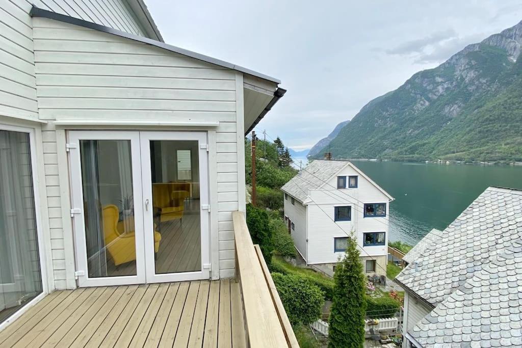 Villa Fjordside Panorama House Trolltunga Odda Exterior foto